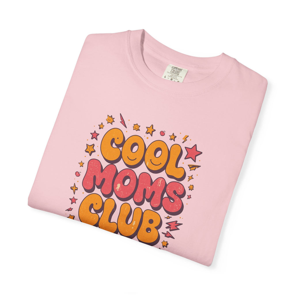 Unisex Garment-Dyed T-shirt, Cool Moms Club Retro Shirt, Funny Mom Shirt, Trendy Mama Tee, Mother’s Day Gift